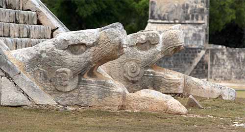 The snakes at the base of Kukulkan